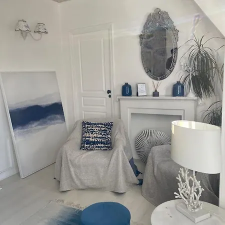 De Villegiature A Apartment *